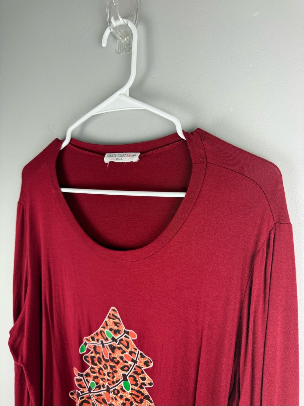 Eighty Eight USA Women’s Red Animal Print Christmas Tree Long Sleeve Top SZ 1XL